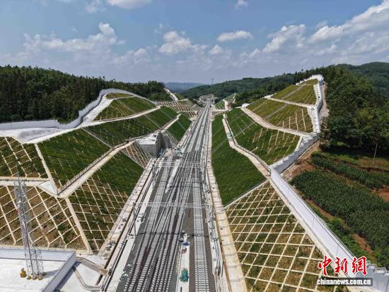 图为平菁线路所。　周俊伟 摄